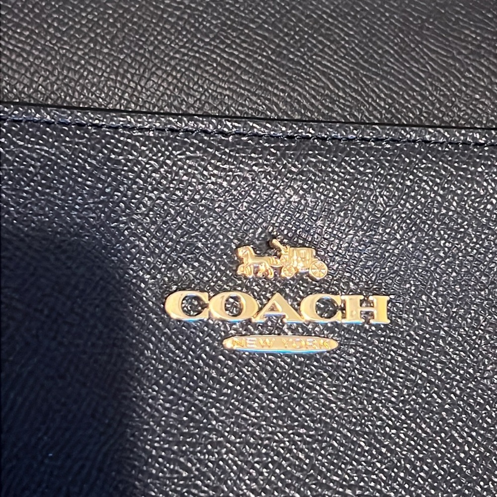 Coach Tote Bag F31474 Casey Cross Grain Leather Cowhide Shoulder. EUC - Picture 2 of 9